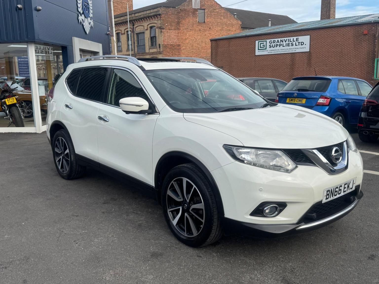 Nissan X Trail