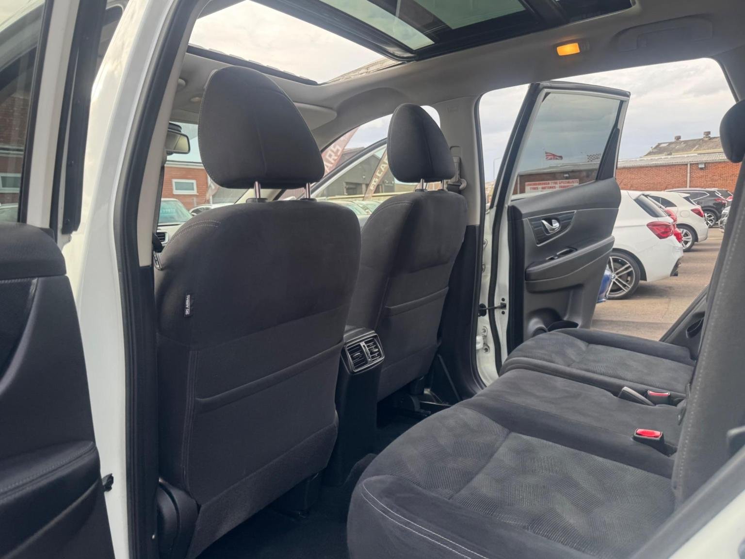 Nissan X Trail