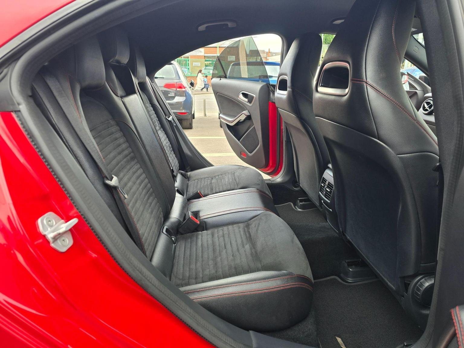 Mercedes Benz CLA