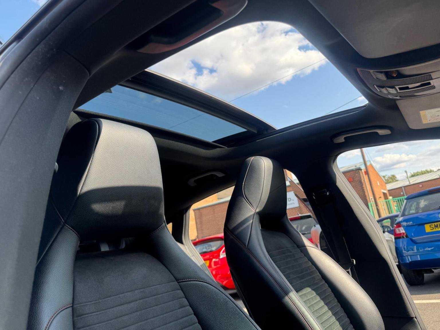 Mercedes Benz CLA