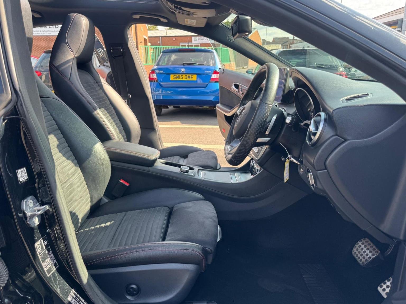 Mercedes Benz CLA