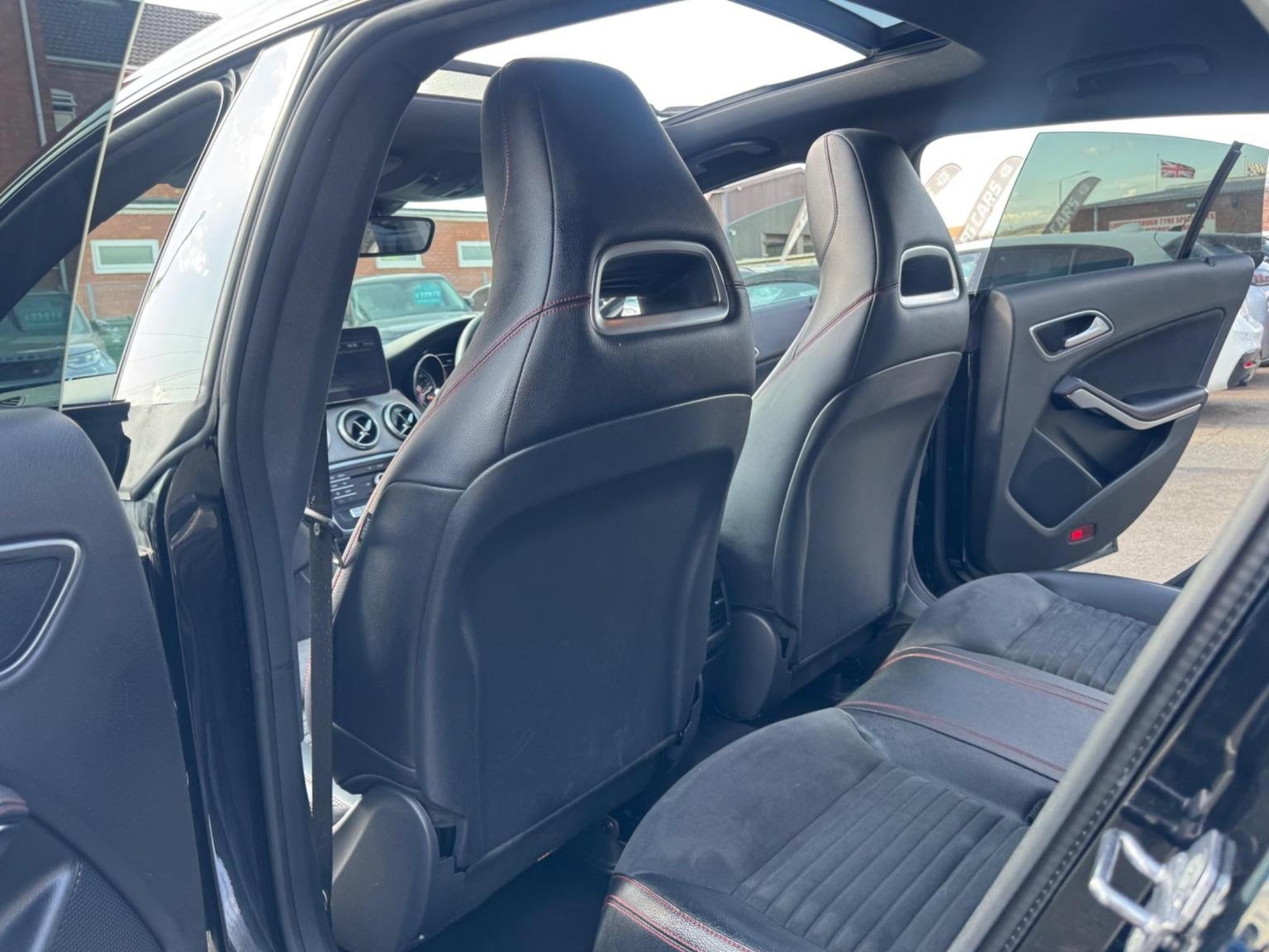 Mercedes Benz CLA