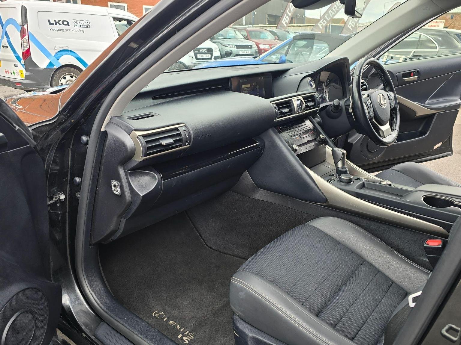 Lexus IS