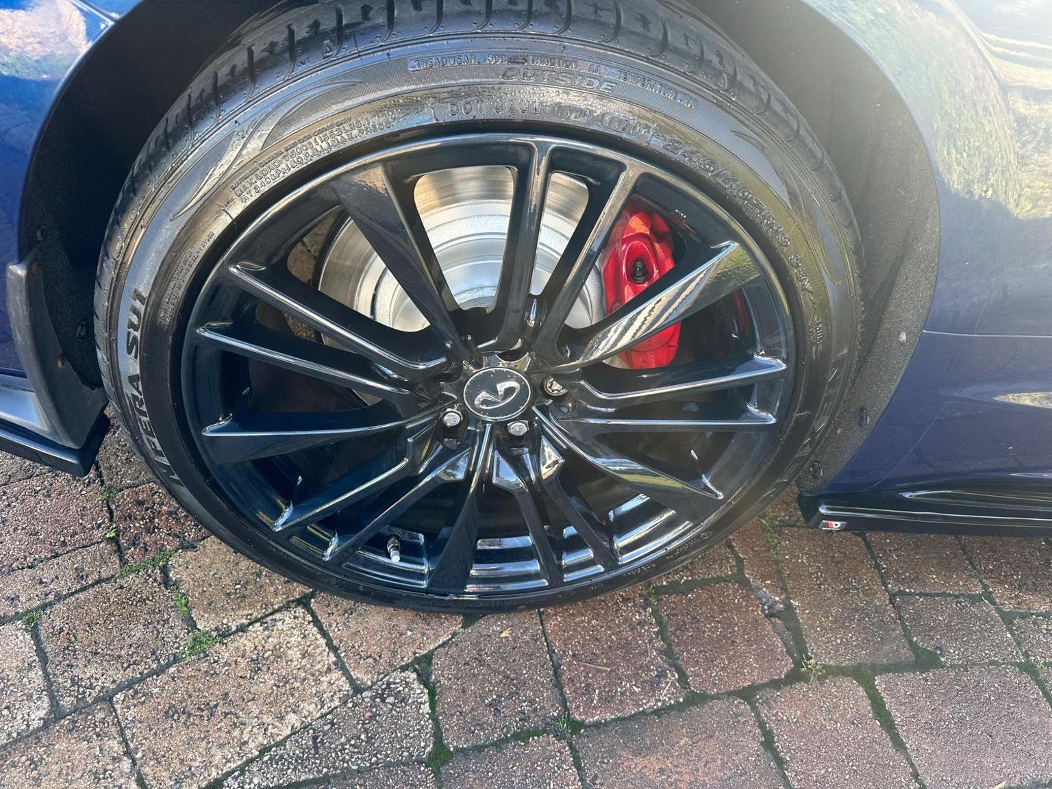 Infiniti Q60