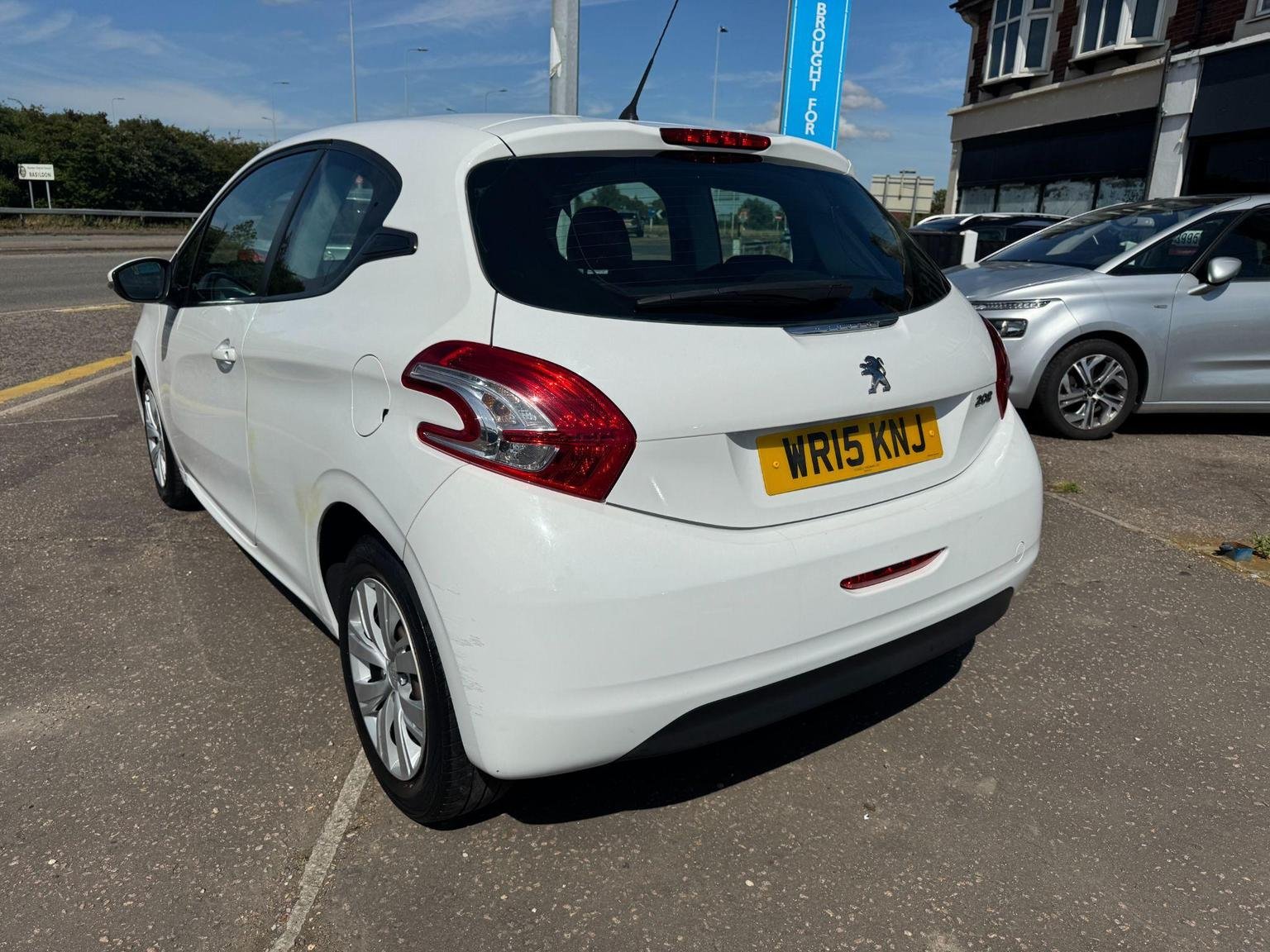 Peugeot 208