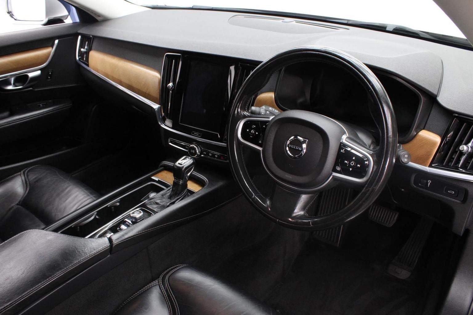 Volvo V90