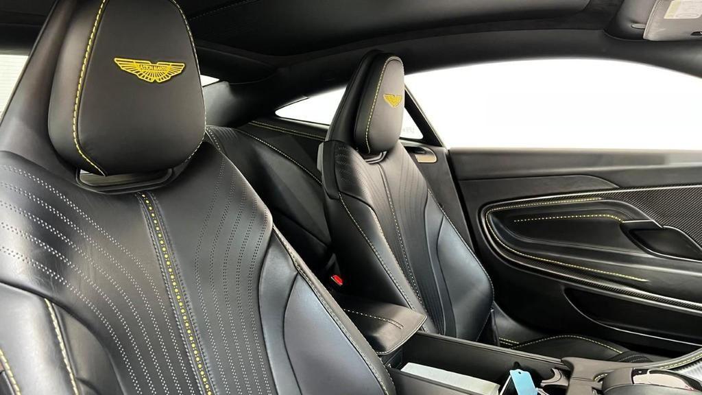 Aston Martin DB11