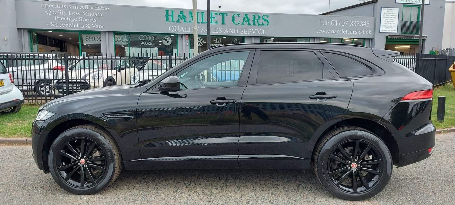 Jaguar F Pace