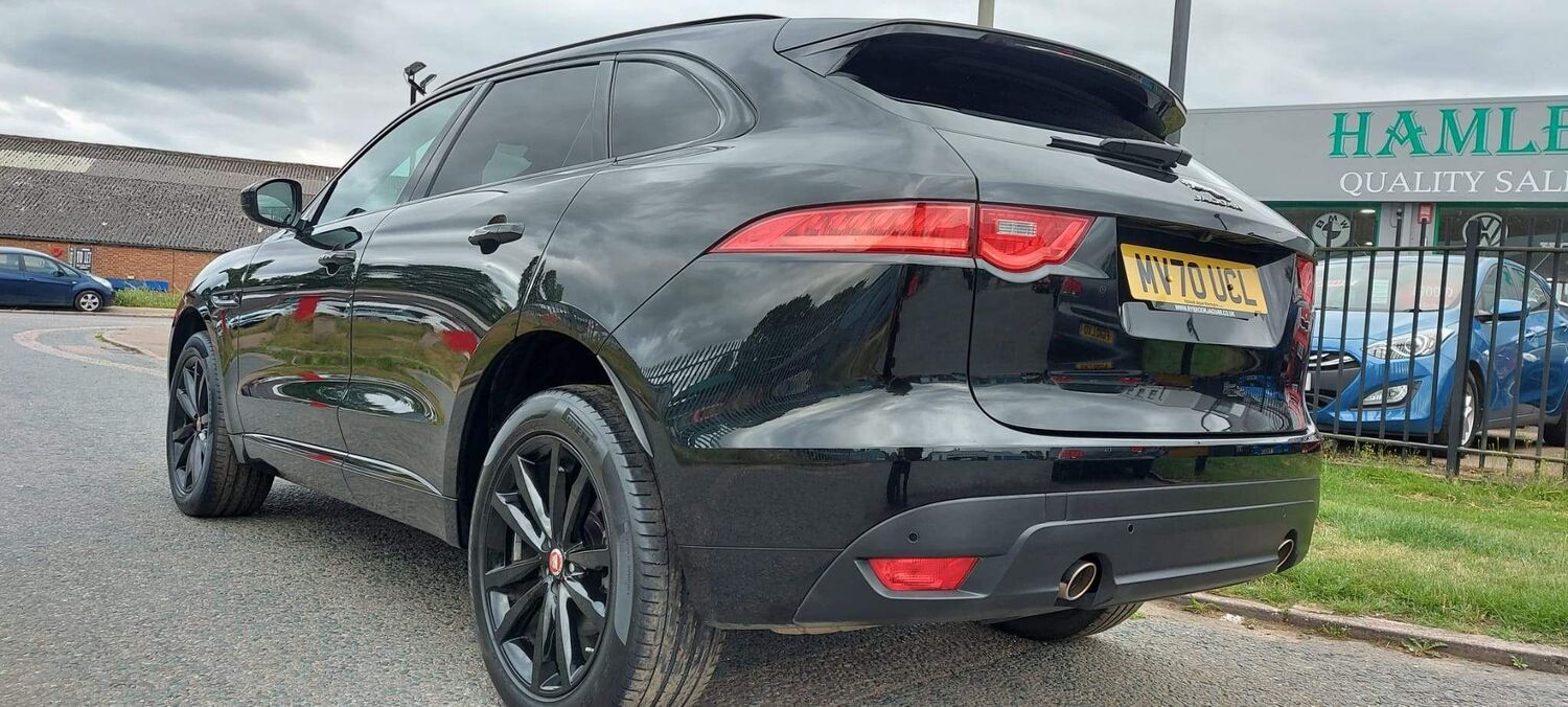 Jaguar F Pace