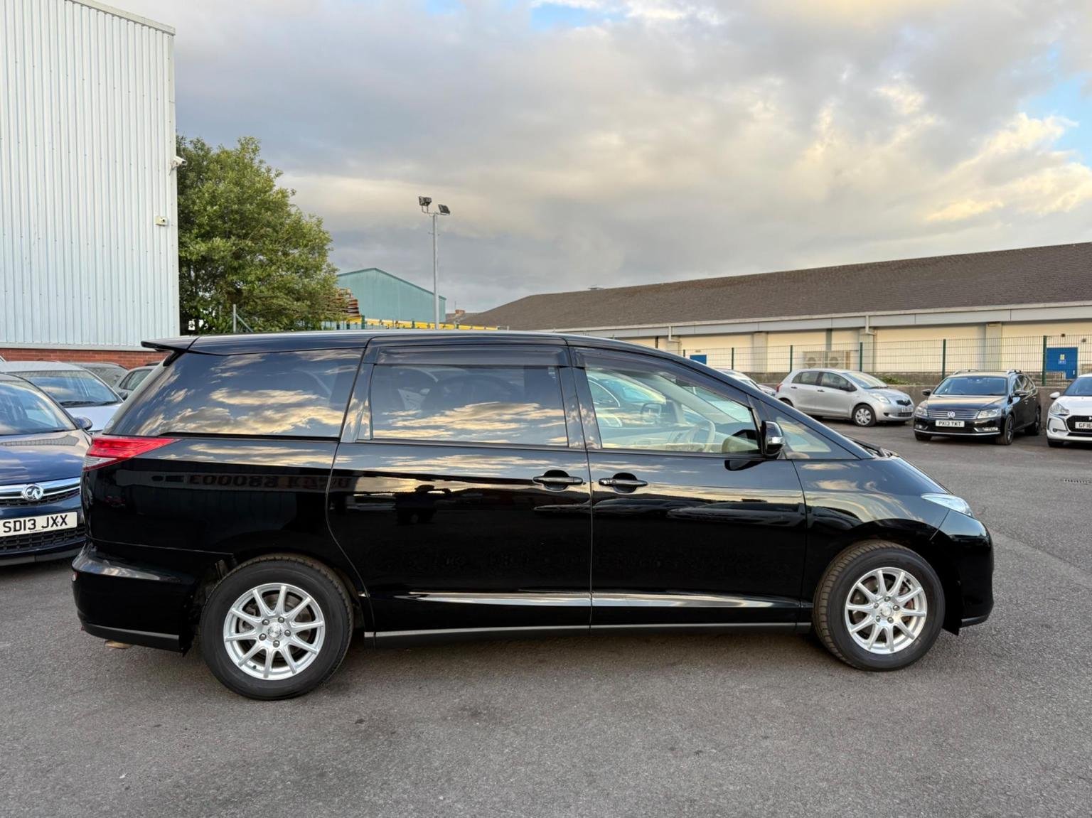 Toyota Estima