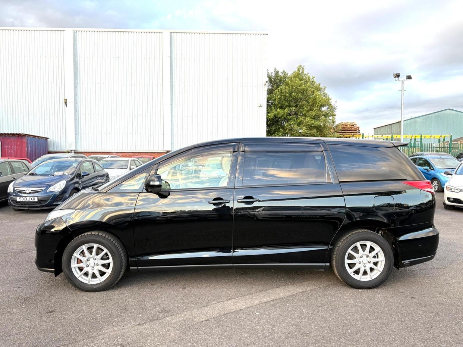 Toyota Estima
