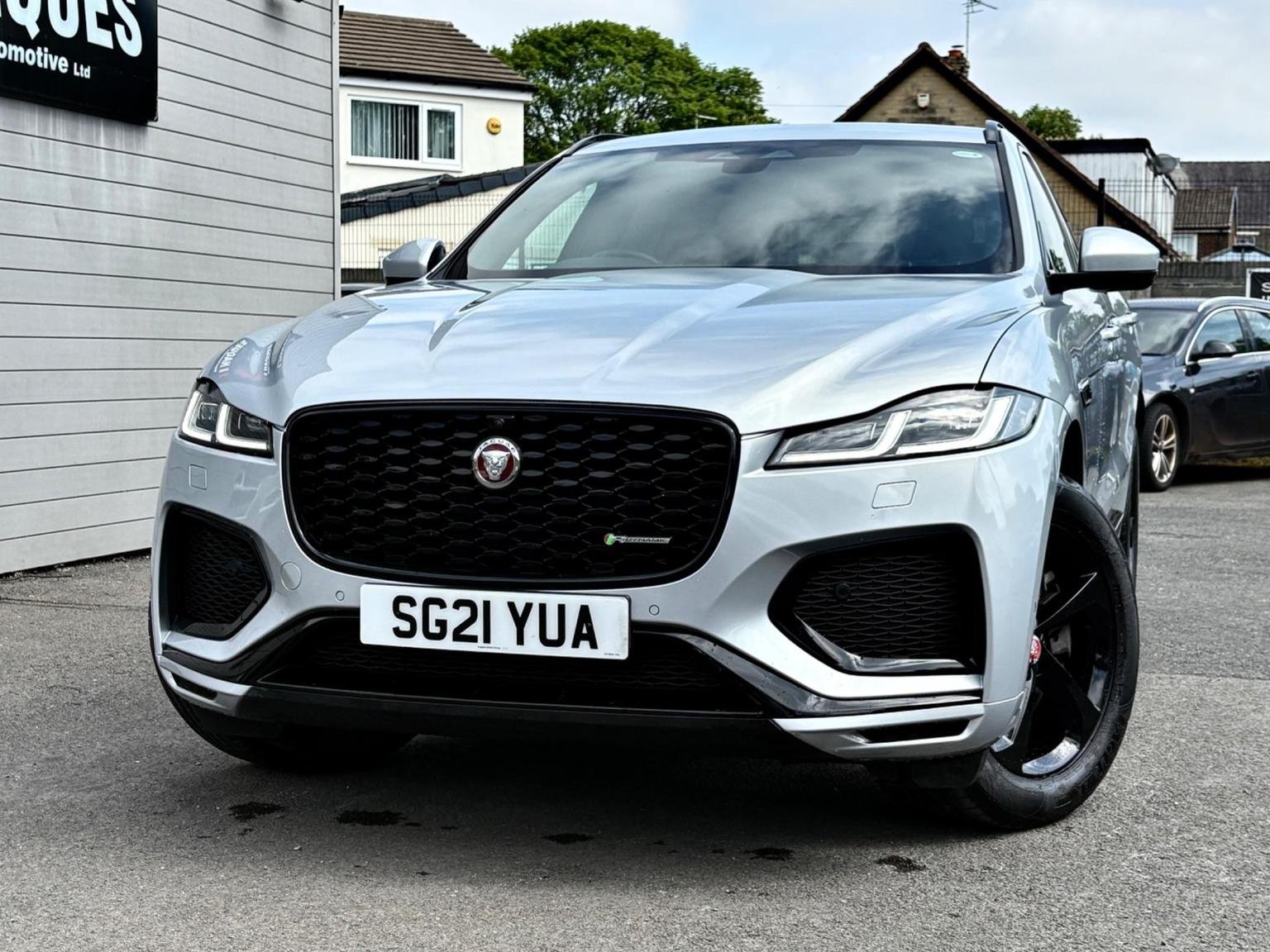 Jaguar F Pace