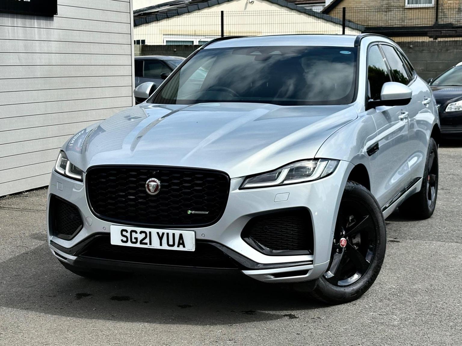 Jaguar F Pace