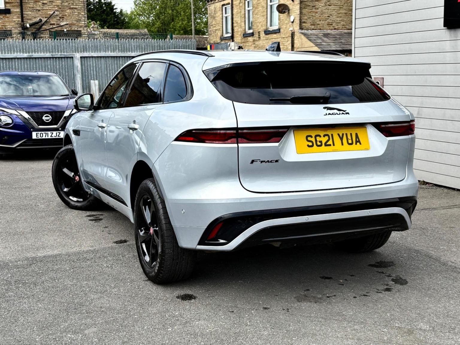 Jaguar F Pace