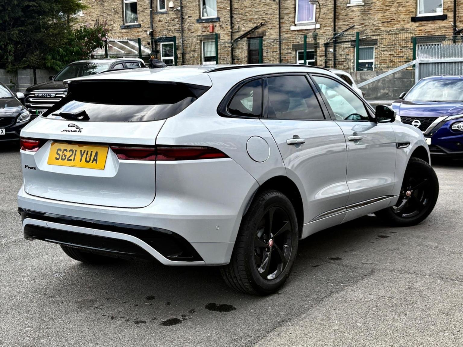 Jaguar F Pace