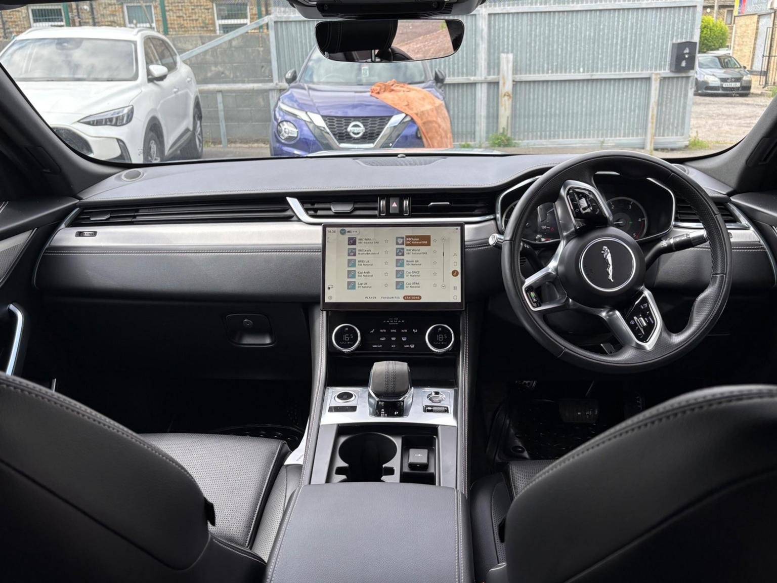 Jaguar F Pace