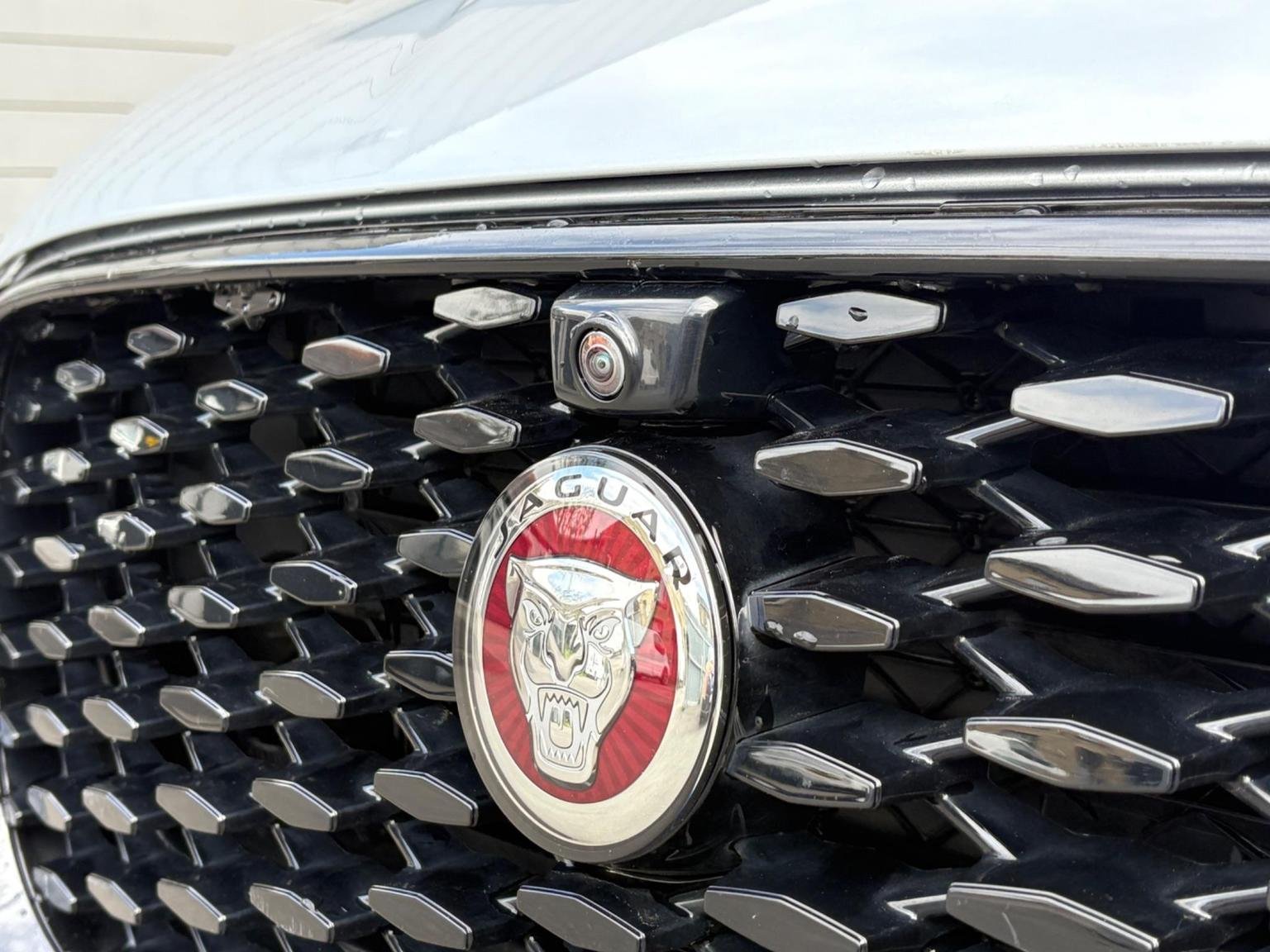 Jaguar F Pace