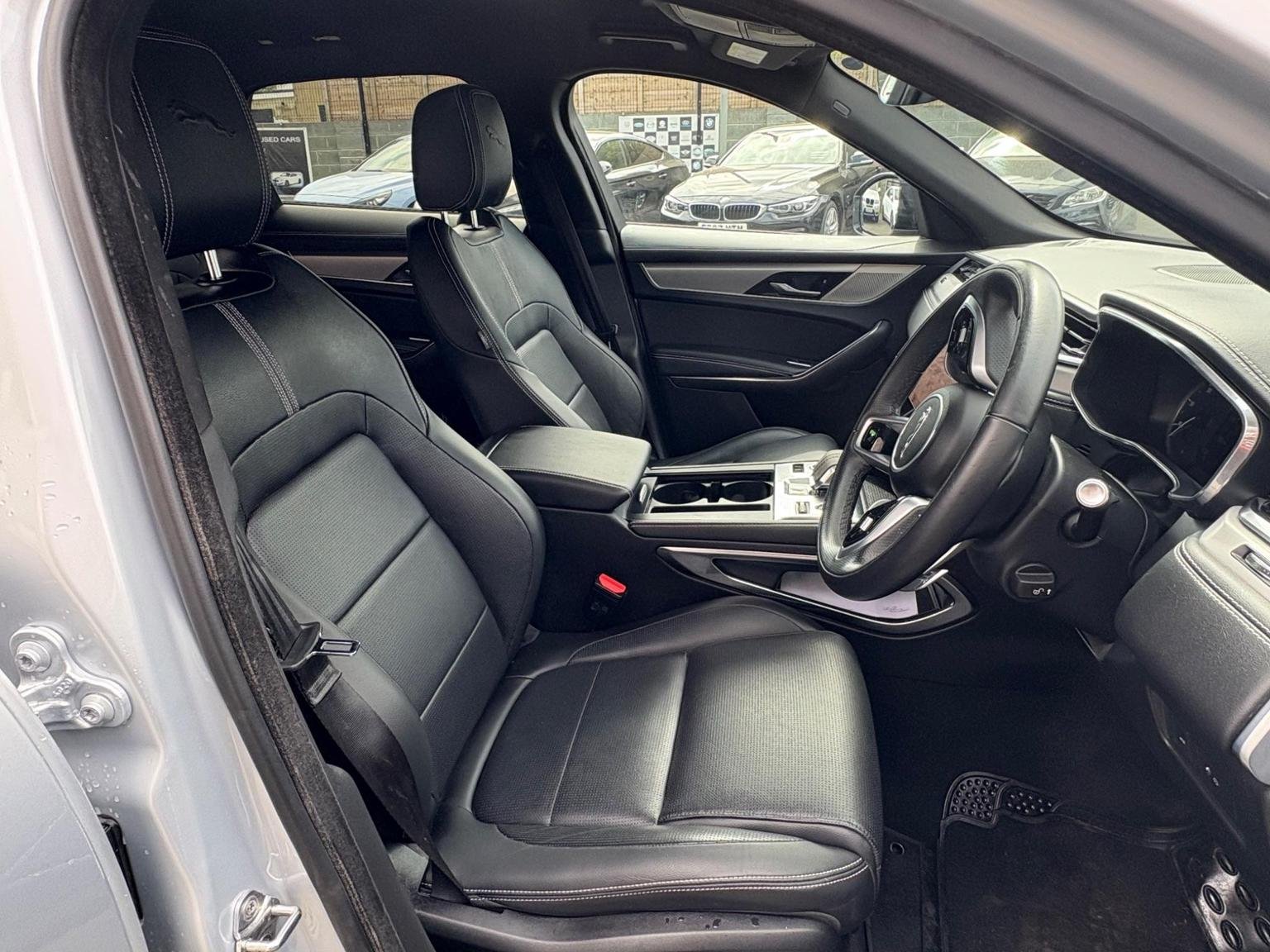 Jaguar F Pace