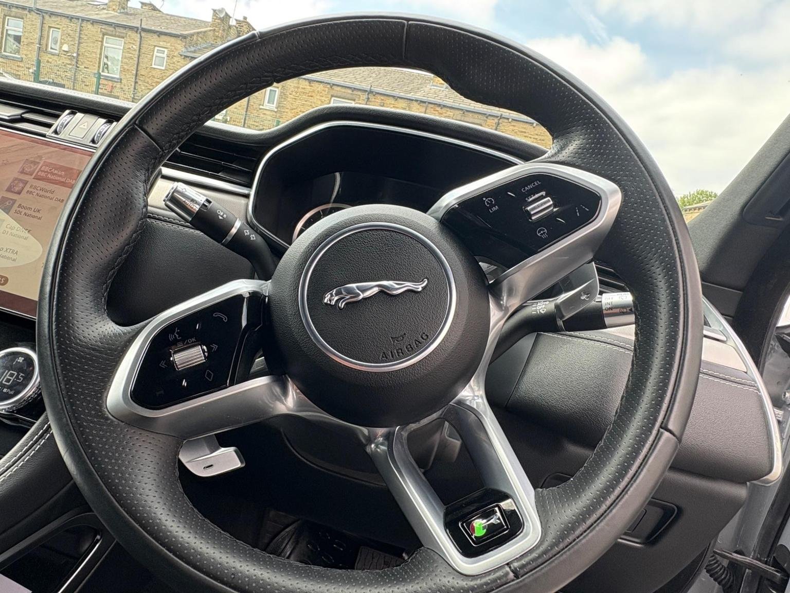 Jaguar F Pace