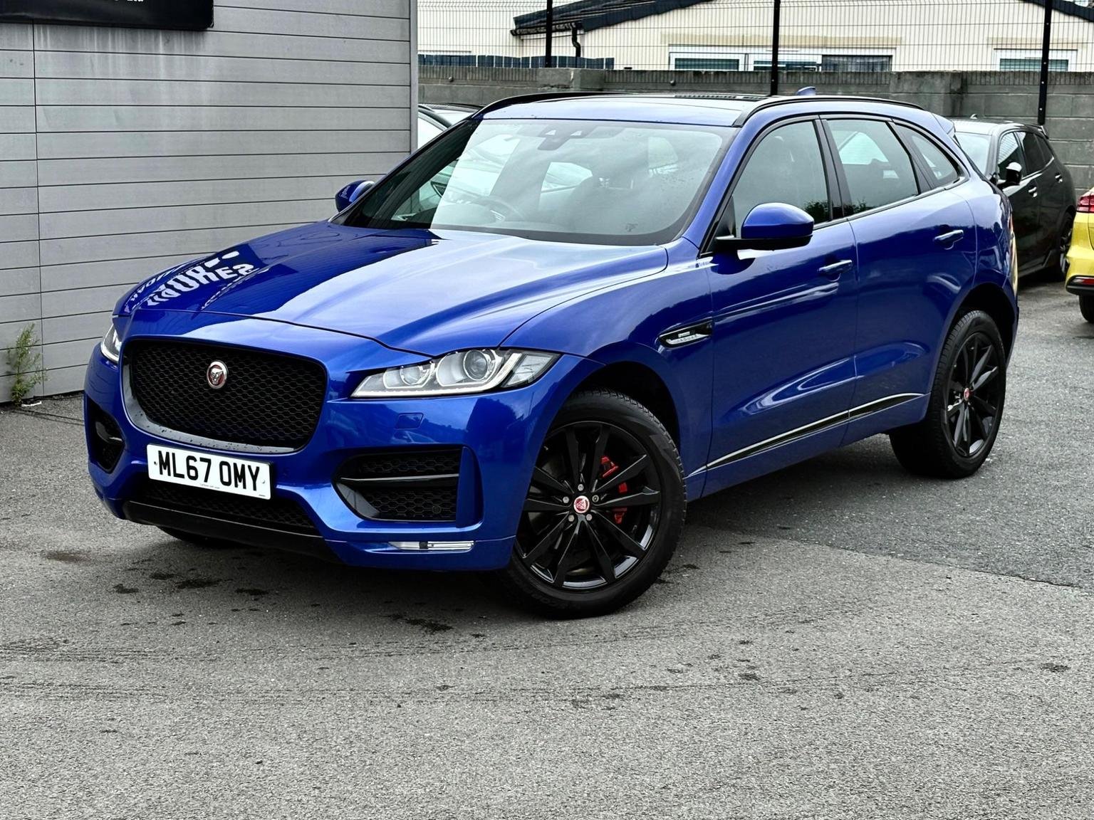Jaguar F Pace