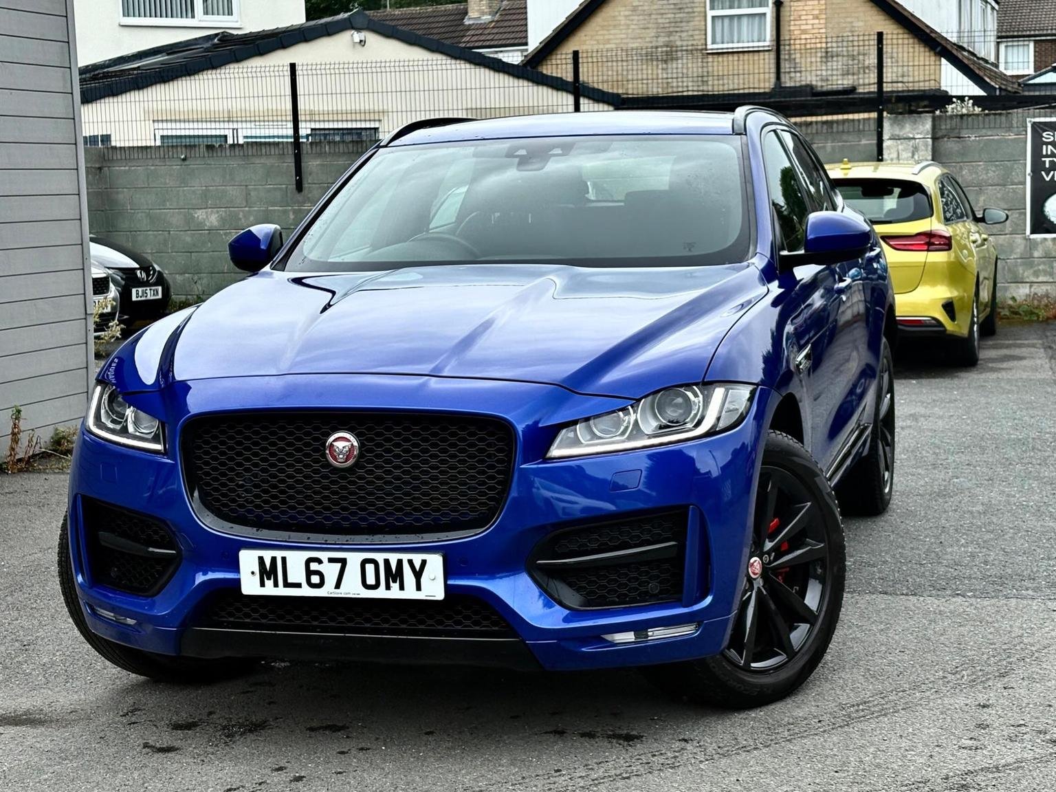 Jaguar F Pace