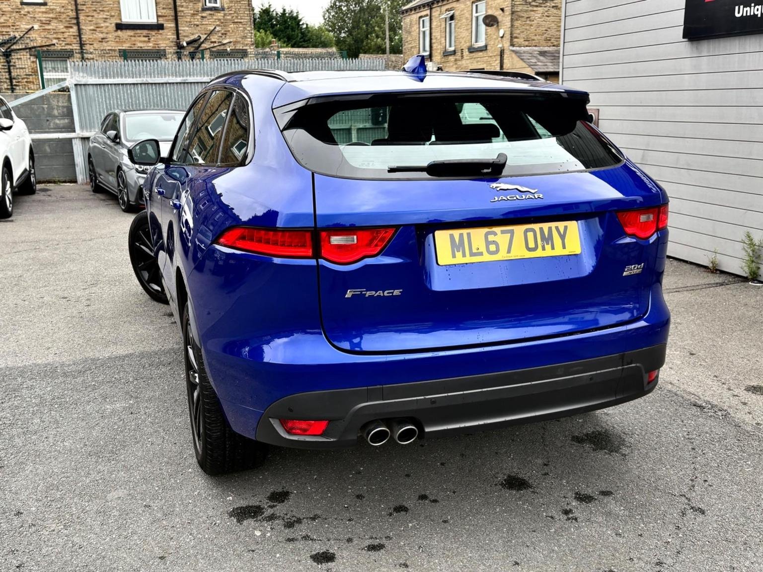 Jaguar F Pace
