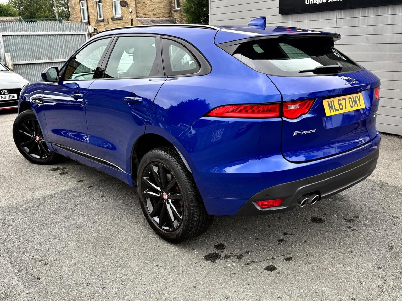 Jaguar F Pace