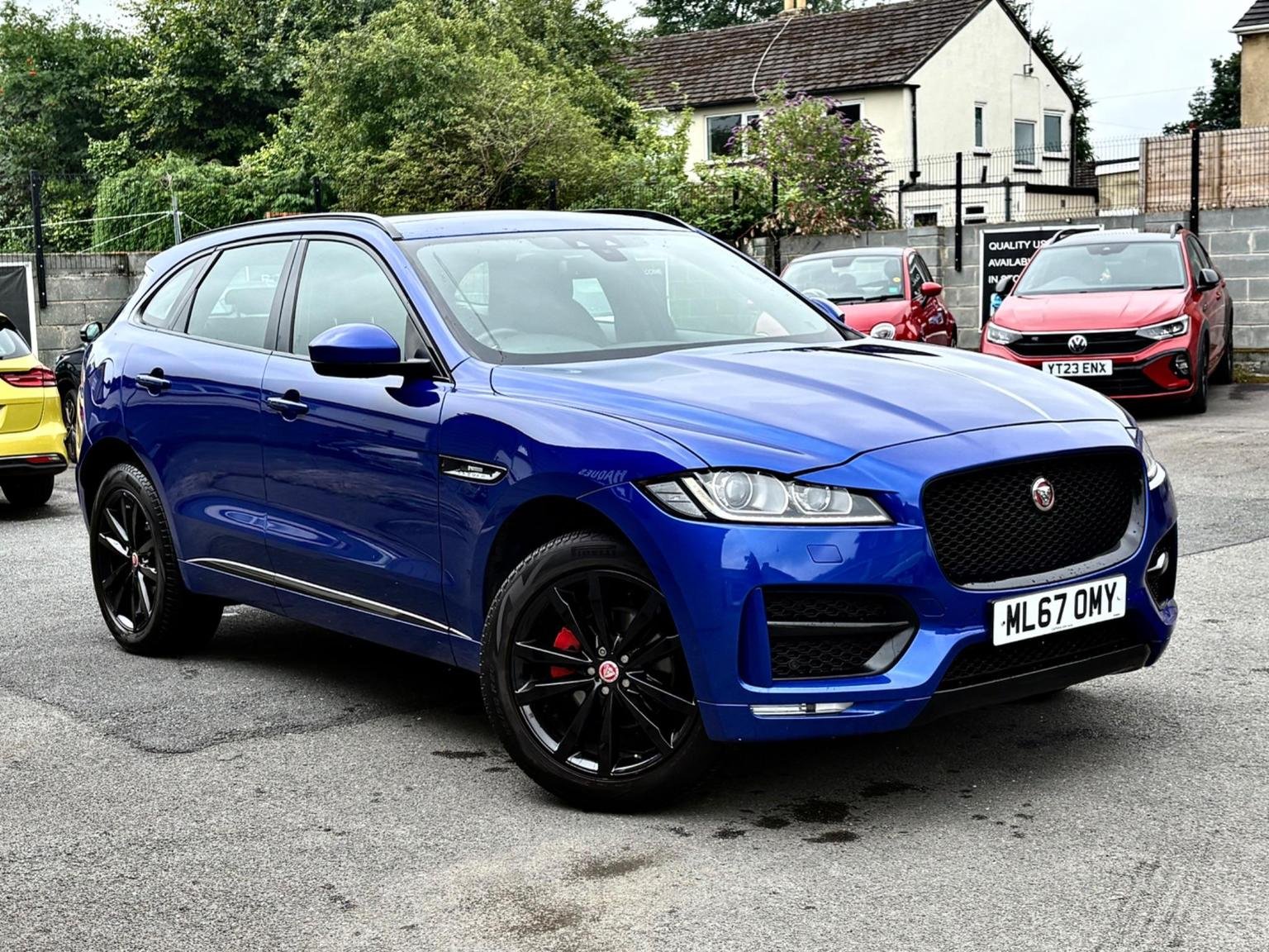 Jaguar F Pace