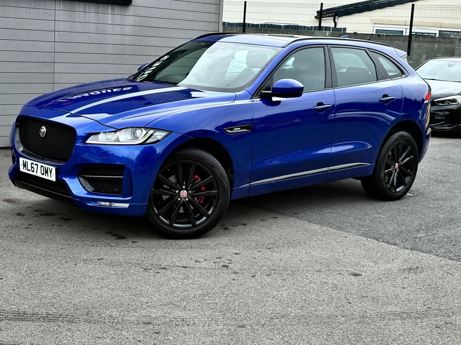 Jaguar F Pace