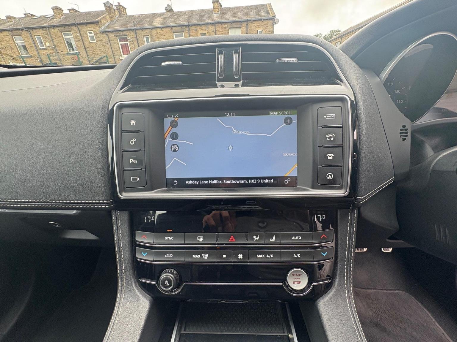 Jaguar F Pace