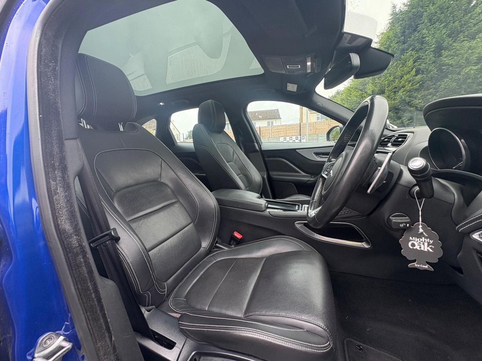 Jaguar F Pace