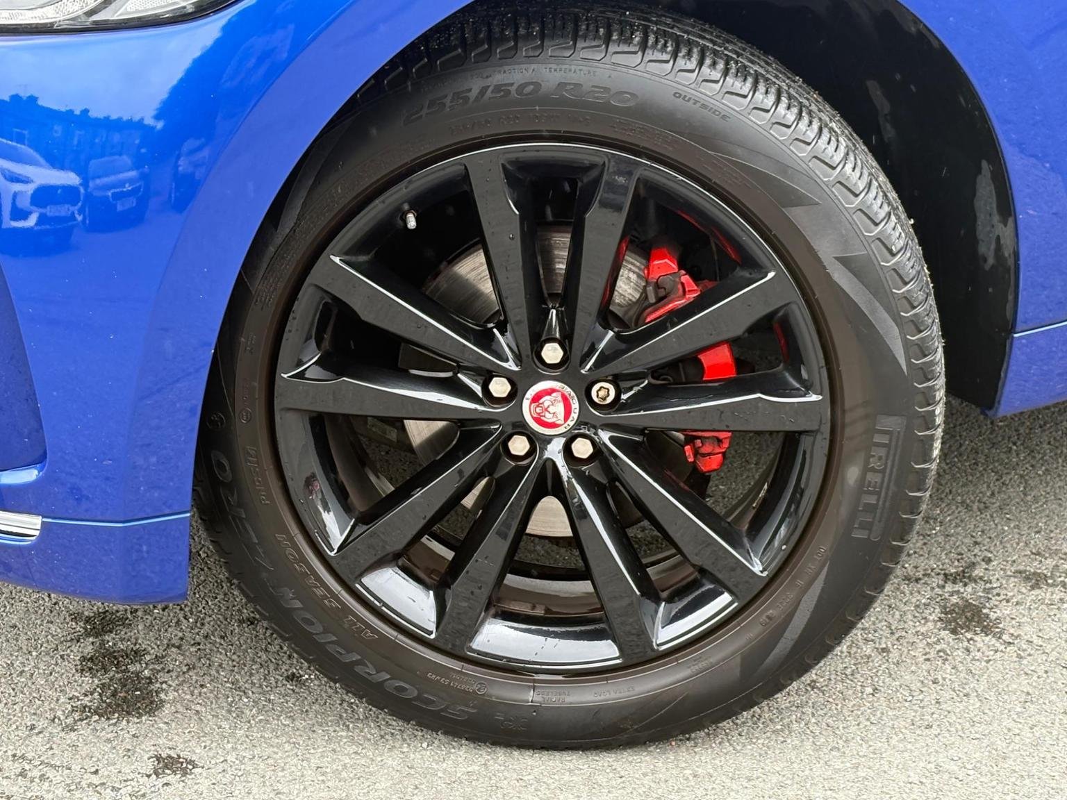 Jaguar F Pace