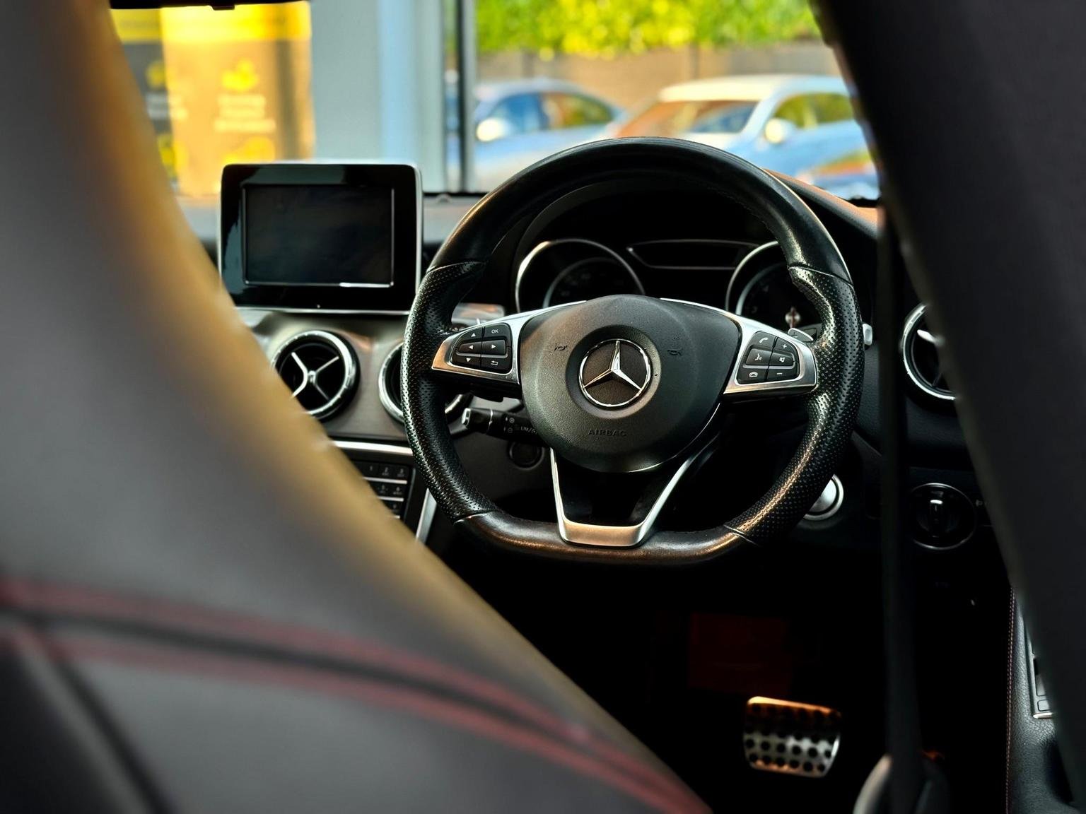 Mercedes Benz CLA