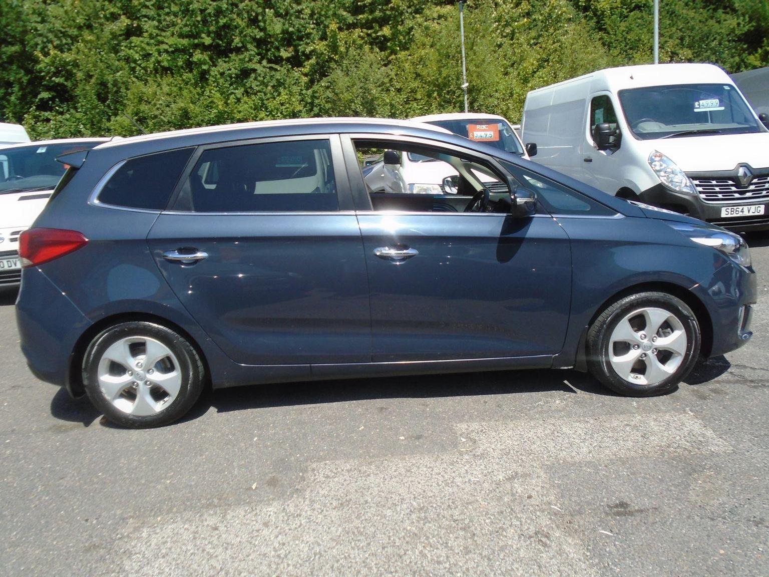 Kia Carens