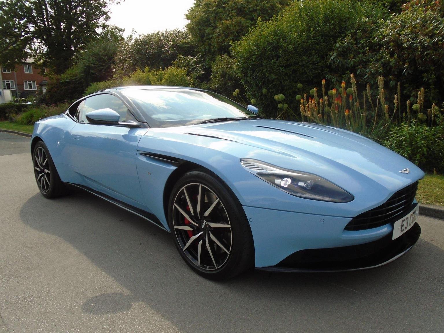 Aston Martin DB11