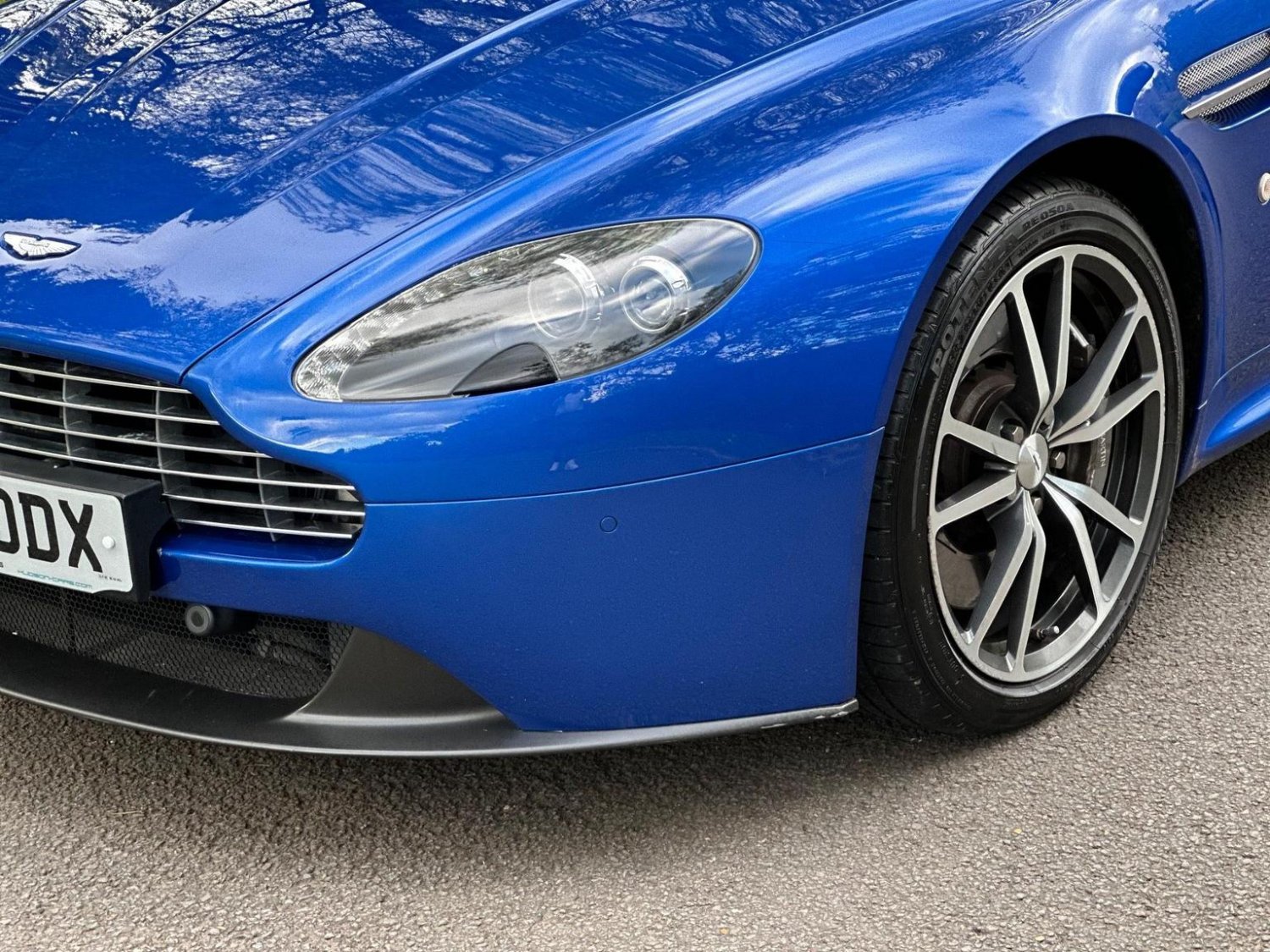 Aston Martin Vantage