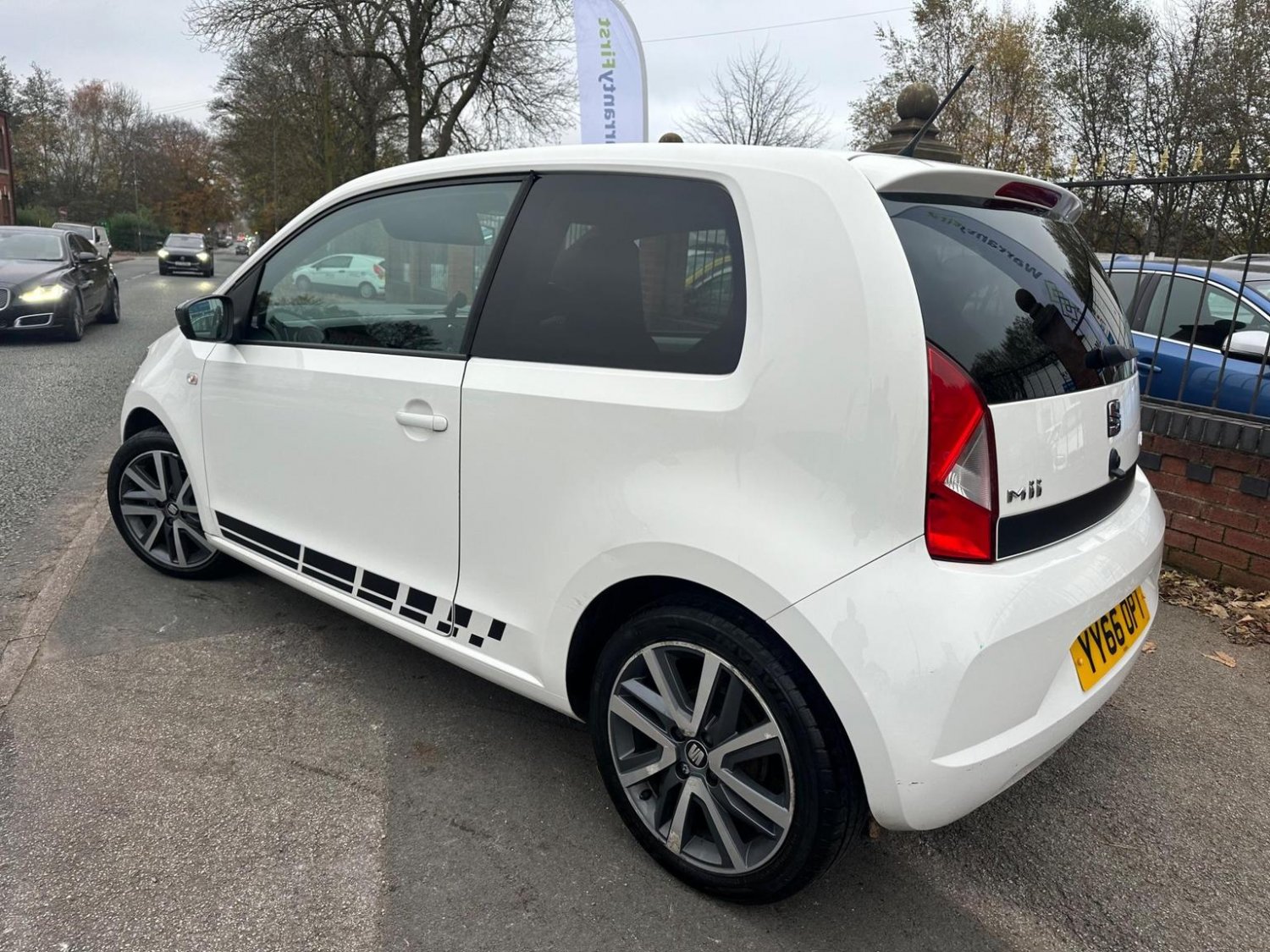 SEAT Mii