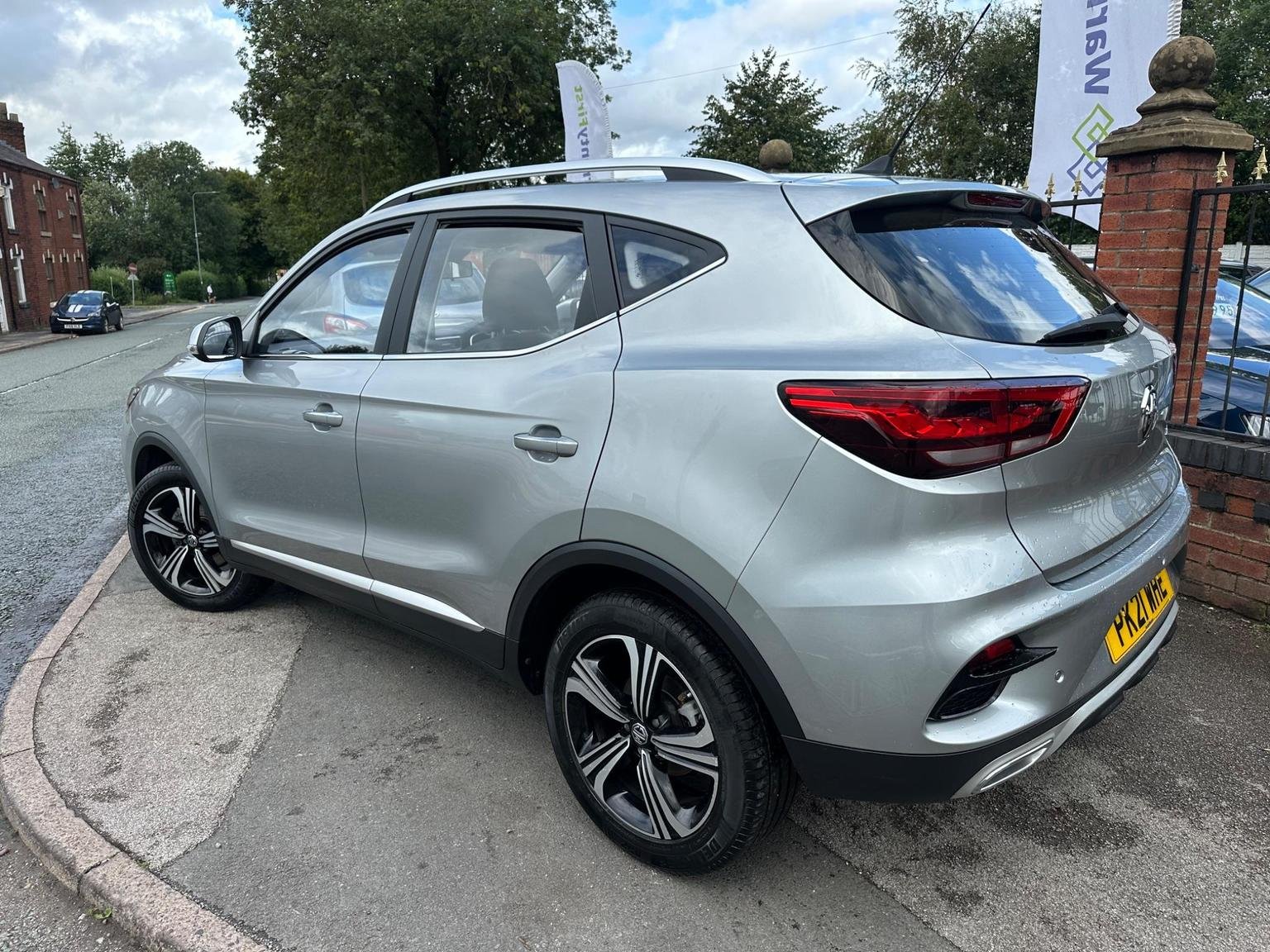 MG ZS