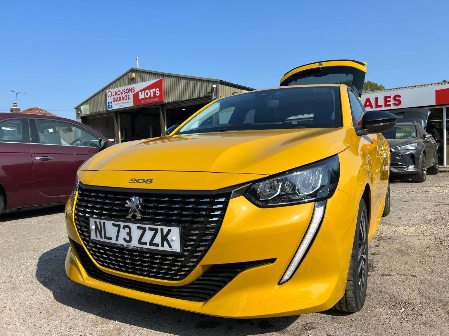 Peugeot 208
