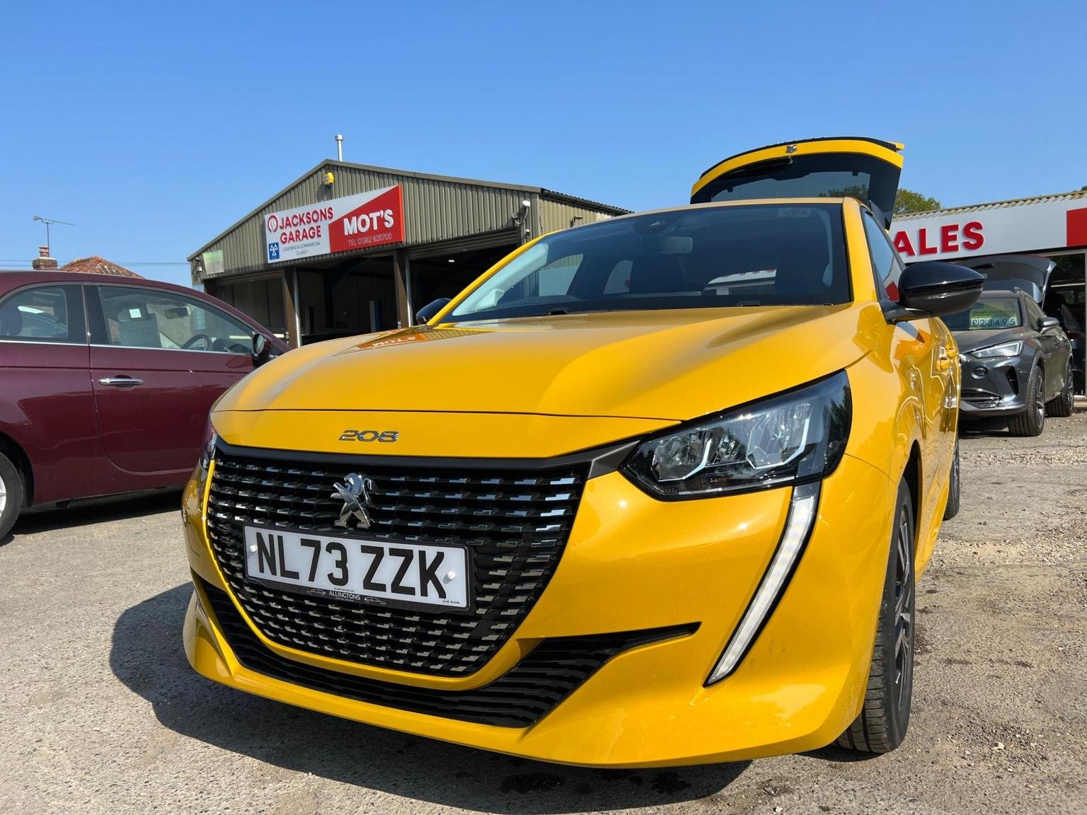 Peugeot 208
