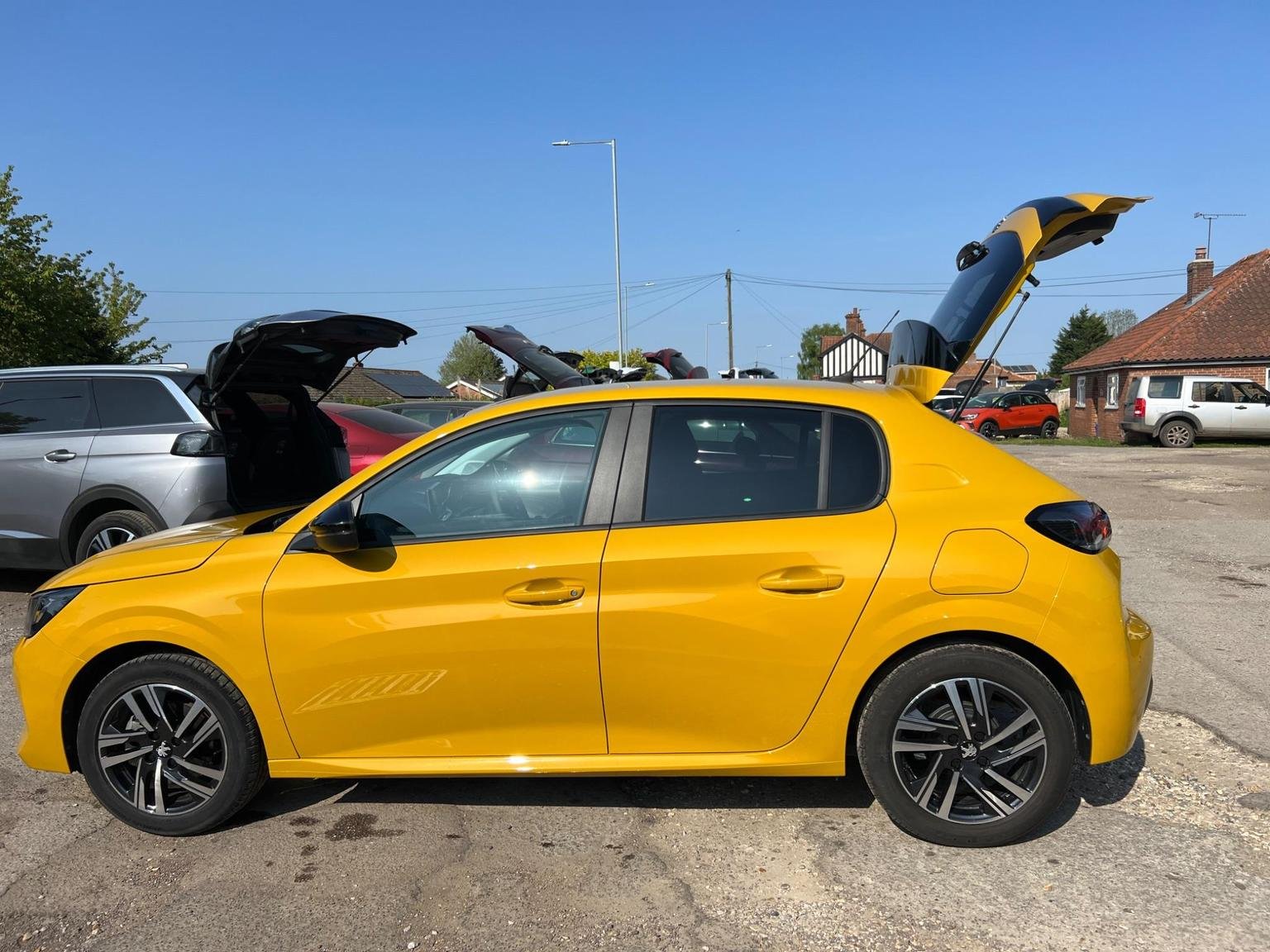 Peugeot 208