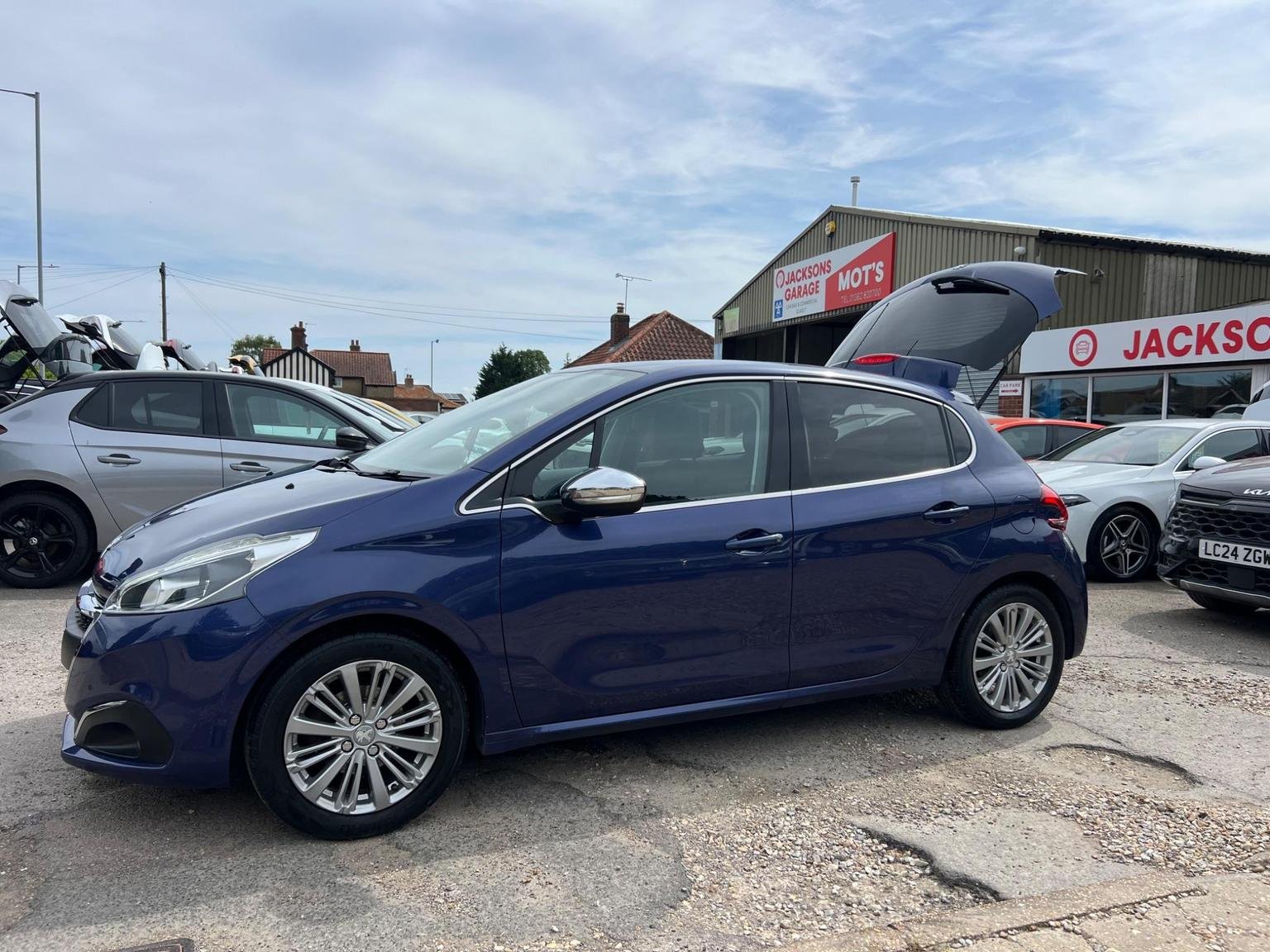 Peugeot 208