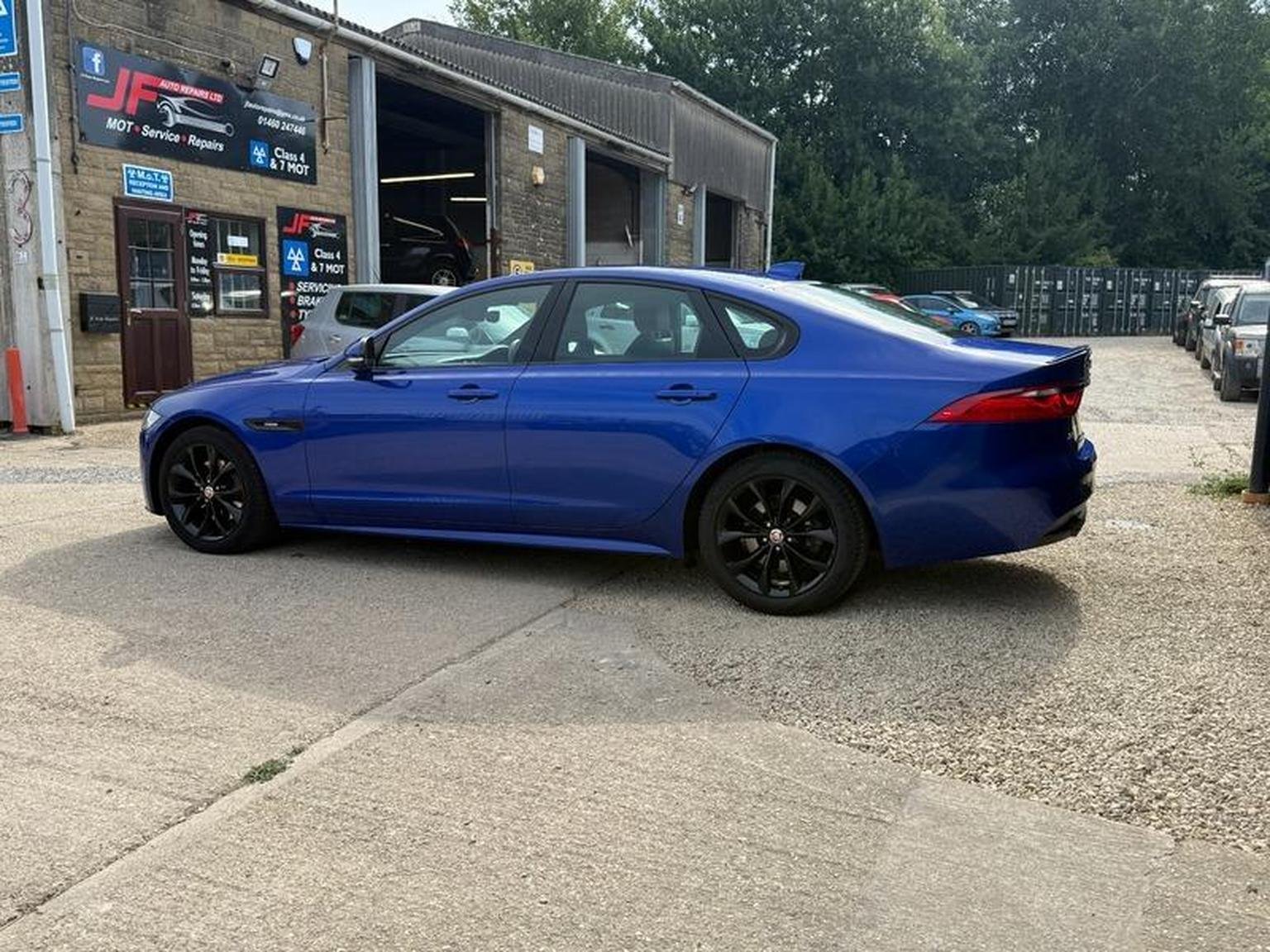 Jaguar XF