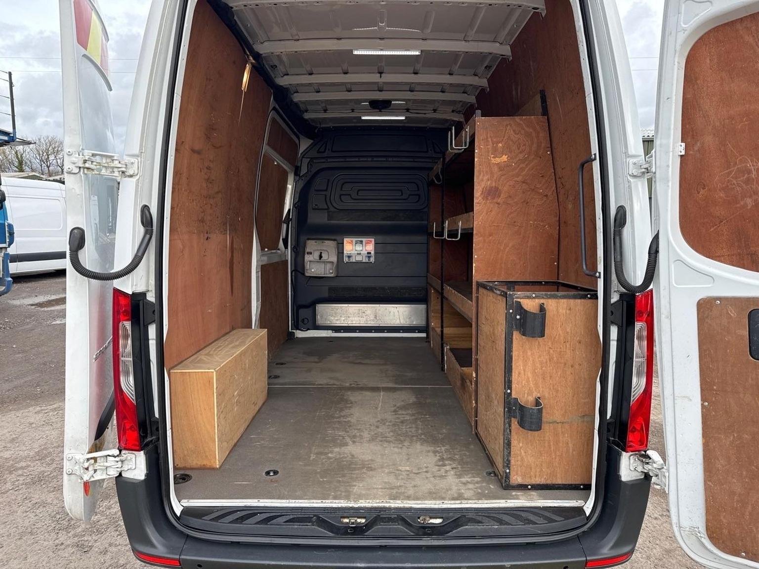 Mercedes Benz Sprinter