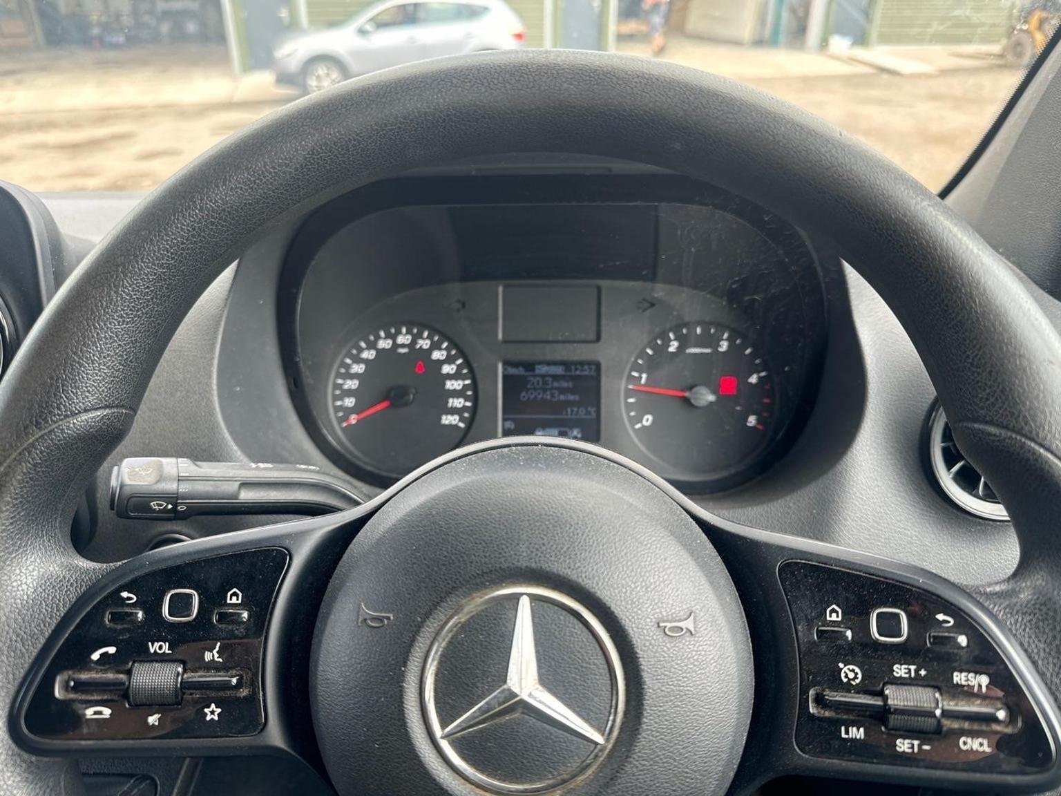 Mercedes Benz Sprinter