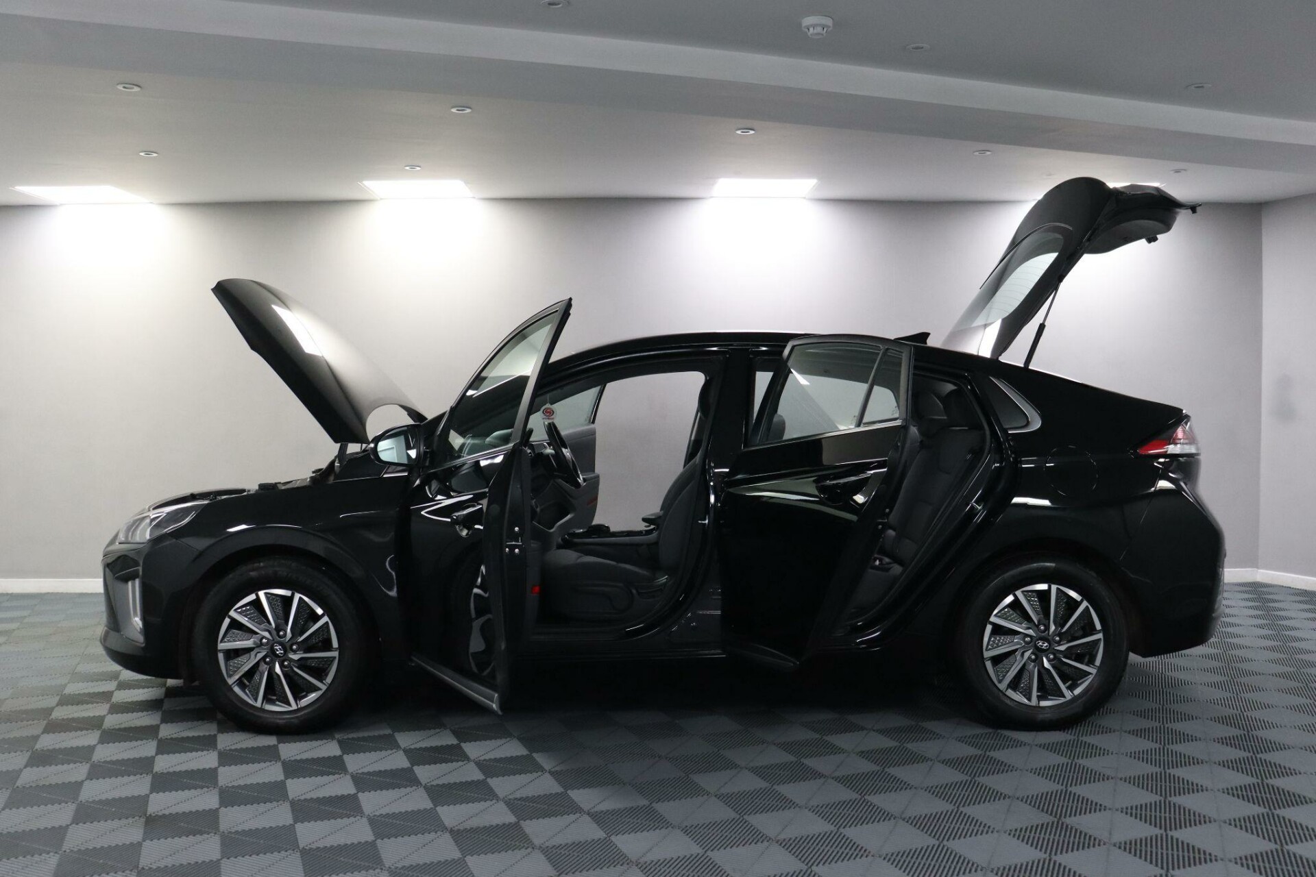 Hyundai IONIQ