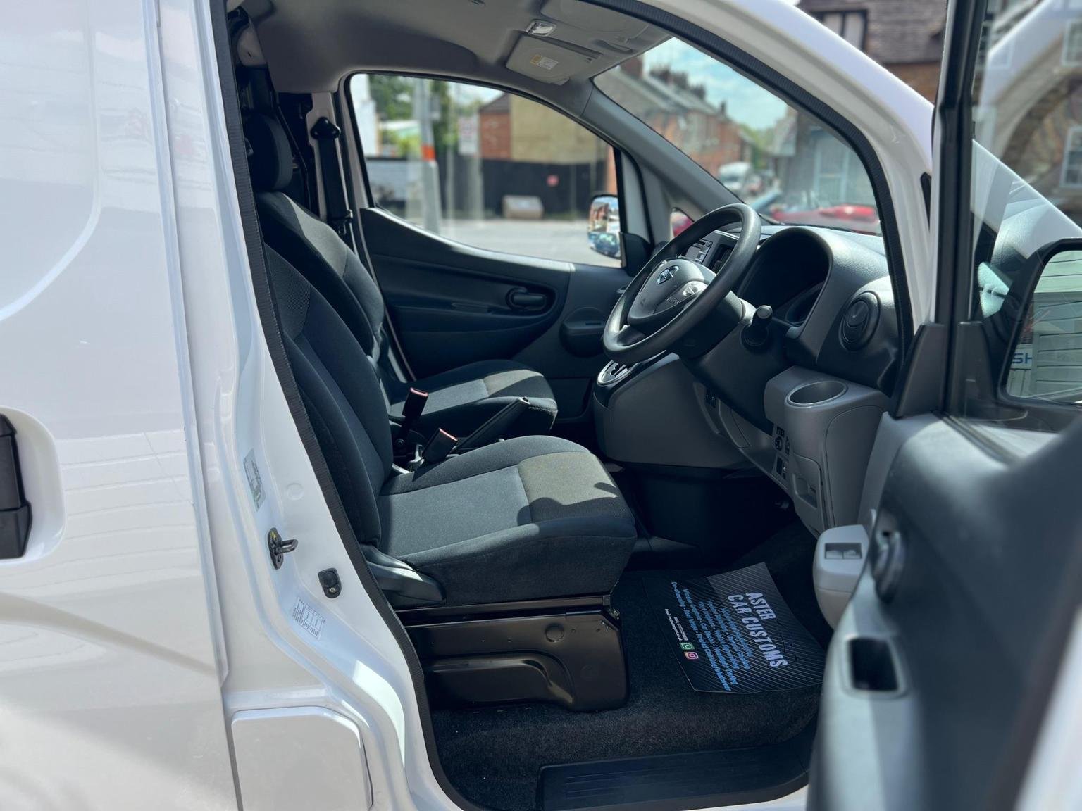 Nissan eNV200