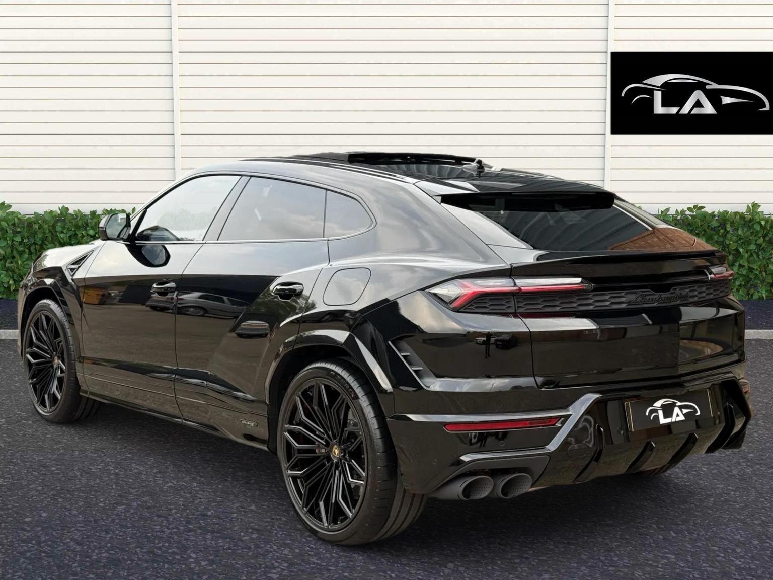 Lamborghini URUS