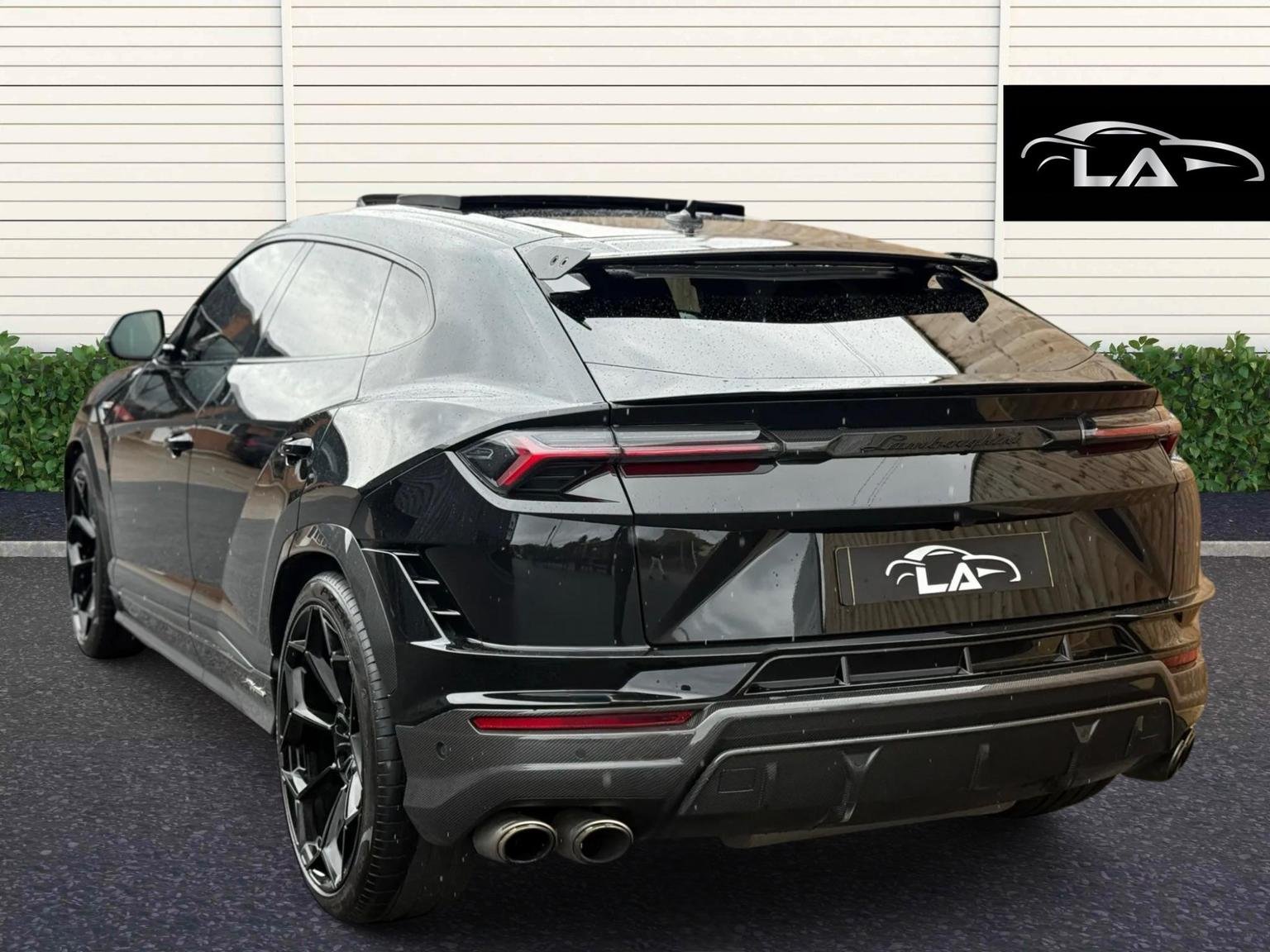 Lamborghini URUS