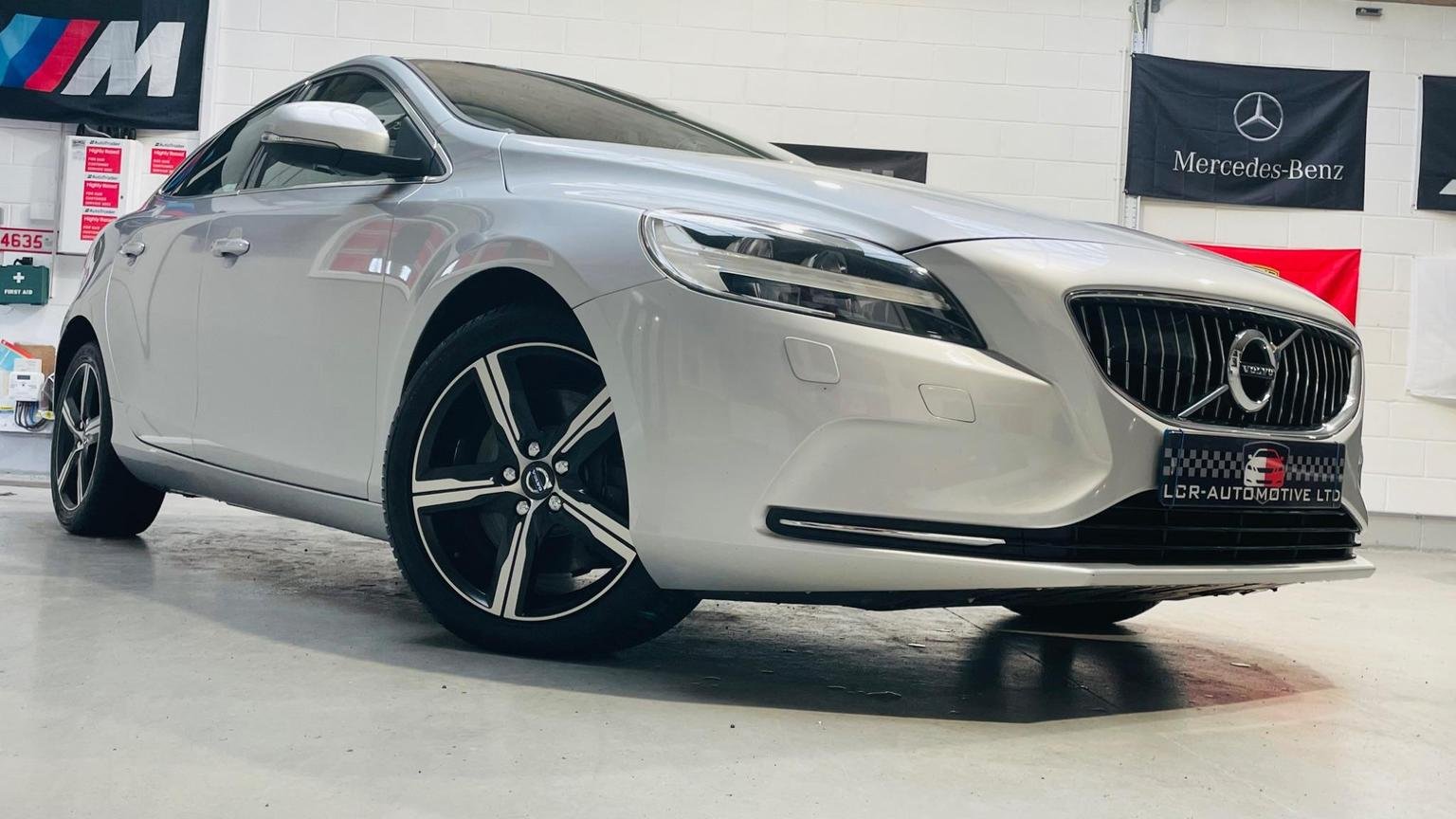 Volvo V40